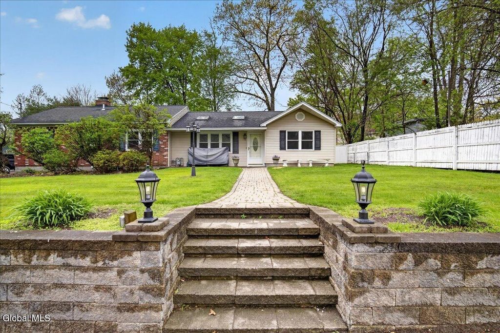 51 S Kellogg Avenue, Colonie, NY 12304