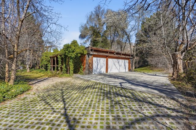 6019 S 2180 E, Holladay, UT 84121