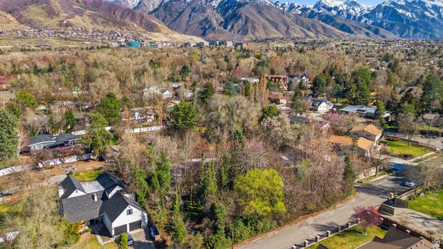 6019 S 2180 E, Holladay, UT 84121