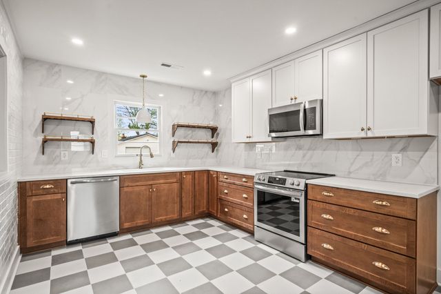 2302 Ruth St, Springfield, TN 37172