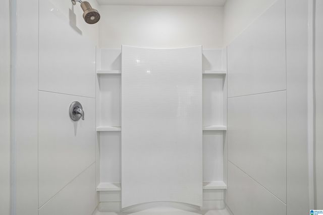 6713 NEWBRIDGE COVE, Bessemer, AL 35022