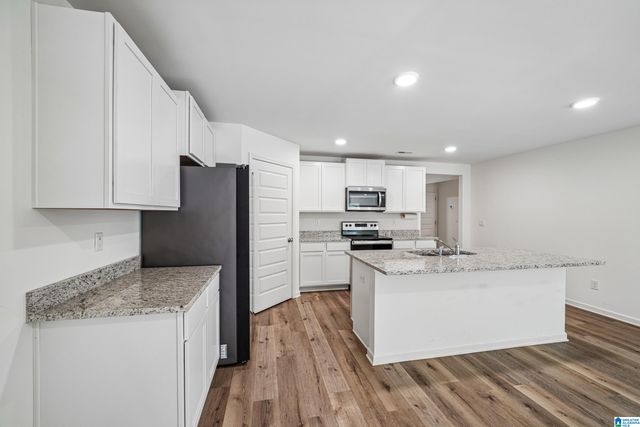 6713 NEWBRIDGE COVE, Bessemer, AL 35022