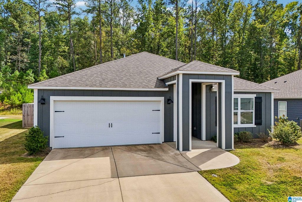 6713 NEWBRIDGE COVE, Bessemer, AL 35022