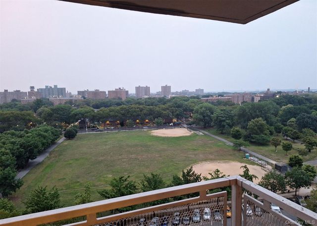 825 Morrison Avenue 12F, Bronx, NY 10473