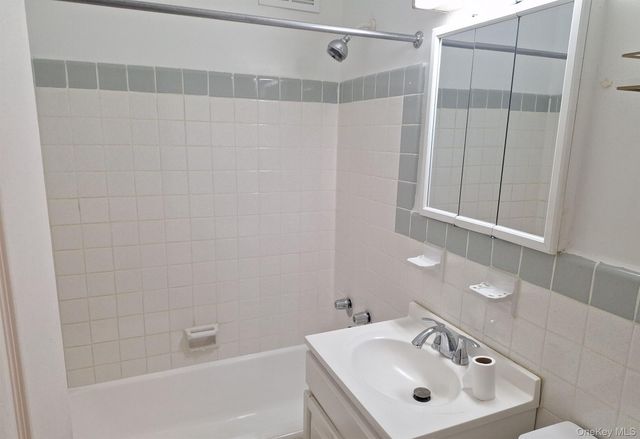 825 Morrison Avenue 12F, Bronx, NY 10473