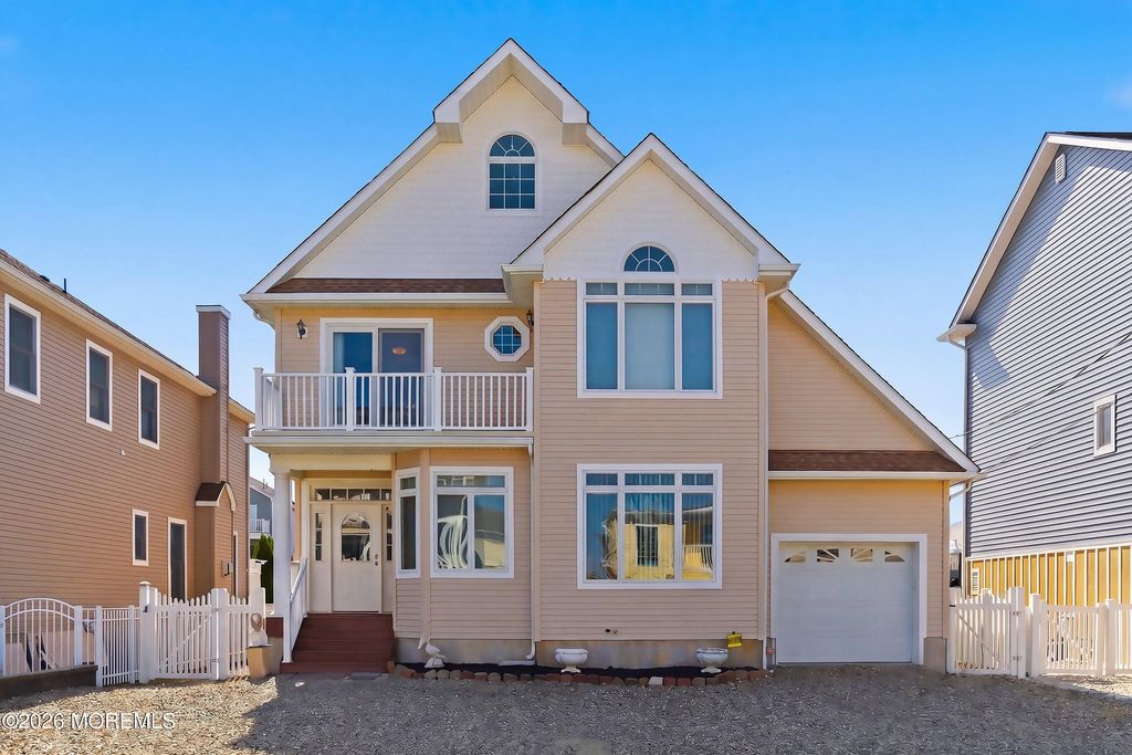 32 Halsey Drive, Brick, NJ 08723