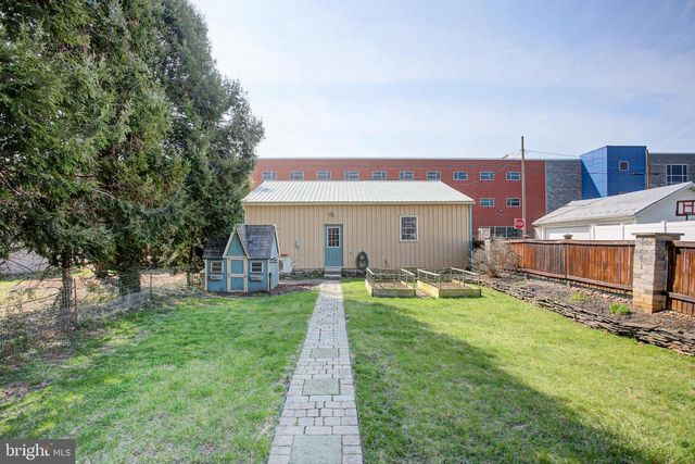 530 E CATHERINE STREET, Chambersburg, PA 17201