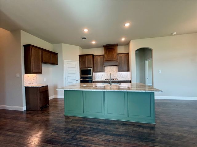 345 Penley Place, Greenville, TX 75401