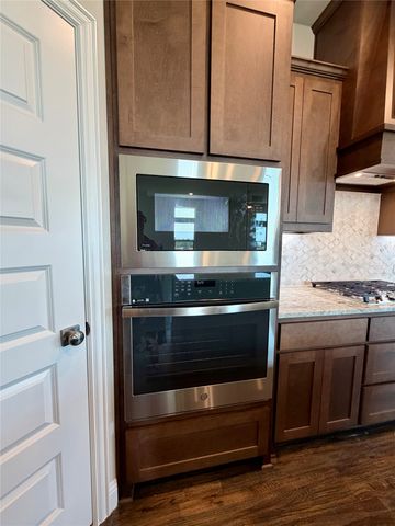345 Penley Place, Greenville, TX 75401