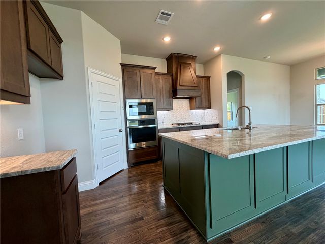 345 Penley Place, Greenville, TX 75401