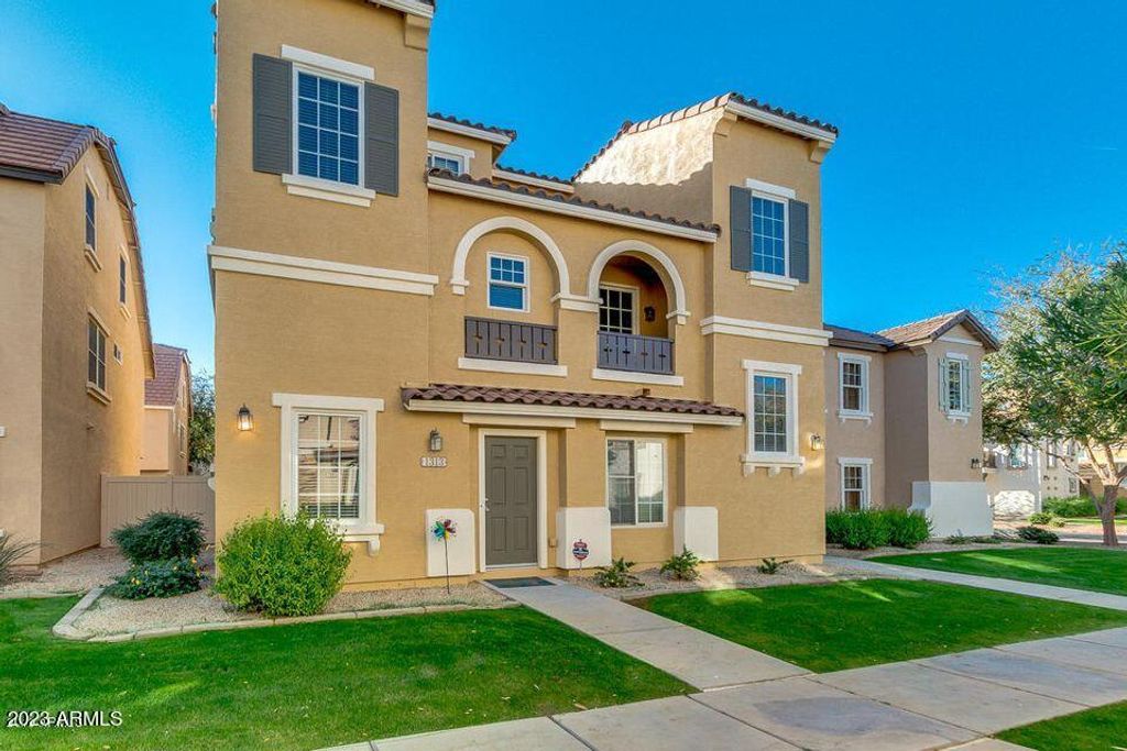 1313 S Owl Drive, Gilbert, AZ 85296