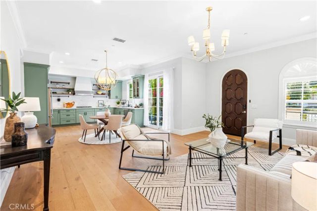 566 S 2nd Avenue, Arcadia, CA 91006