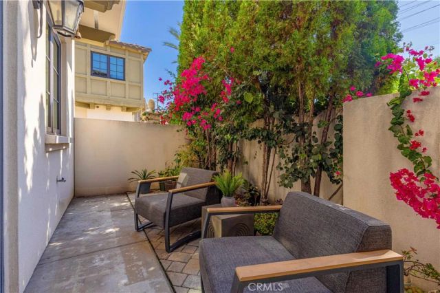 566 S 2nd Avenue, Arcadia, CA 91006