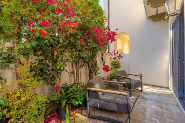 566 S 2nd Avenue, Arcadia, CA 91006