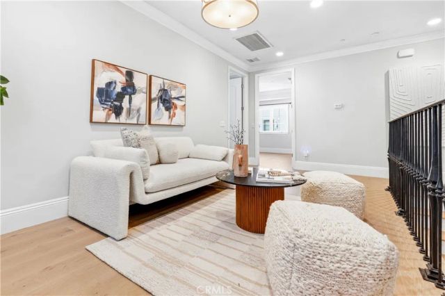 566 S 2nd Avenue, Arcadia, CA 91006