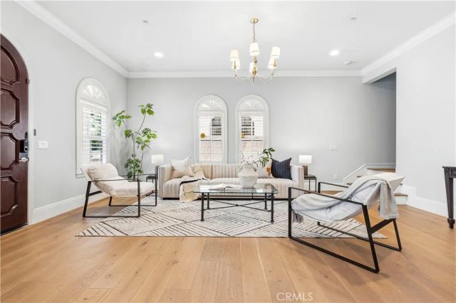 566 S 2nd Avenue, Arcadia, CA 91006