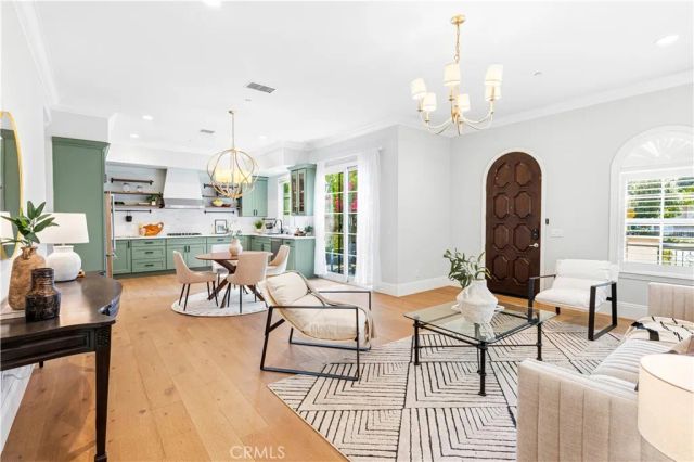 566 S 2nd Avenue, Arcadia, CA 91006