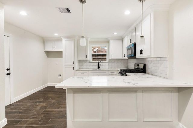 10323 Sagebluff Drive, Houston, TX 77089