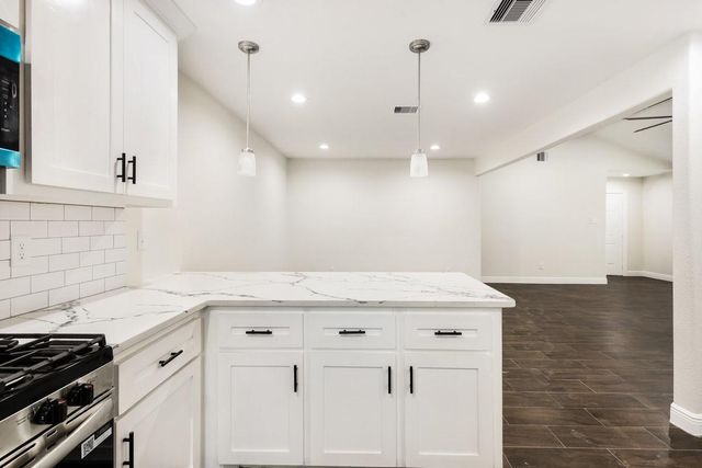 10323 Sagebluff Drive, Houston, TX 77089