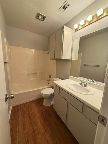 12812 Tomanet TRL B, Austin, TX 78727
