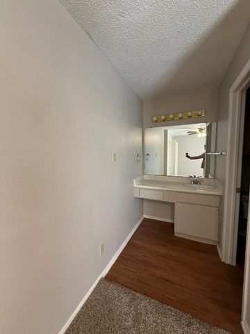 12812 Tomanet TRL B, Austin, TX 78727