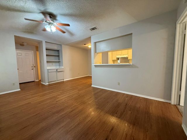 12812 Tomanet TRL B, Austin, TX 78727