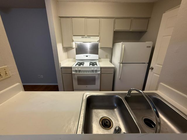 12812 Tomanet TRL B, Austin, TX 78727