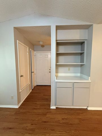 12812 Tomanet TRL B, Austin, TX 78727