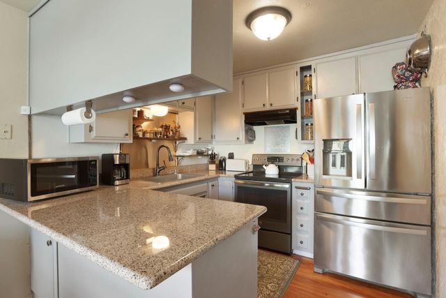 604 Edgebrook Ct, Modesto, CA 95354