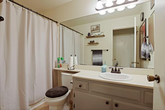 604 Edgebrook Ct, Modesto, CA 95354