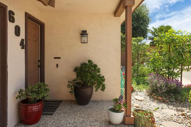 604 Edgebrook Ct, Modesto, CA 95354