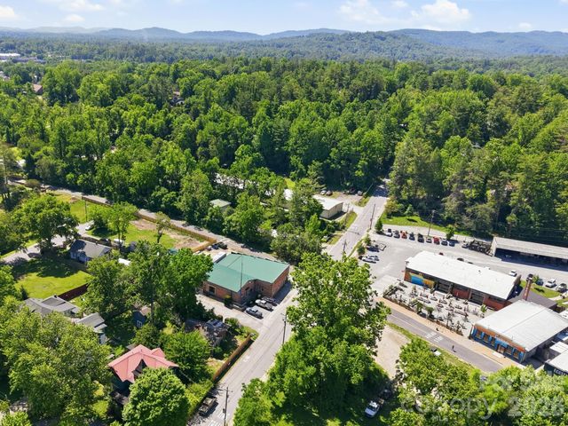 414 S Whitted Street, Hendersonville, NC 28739
