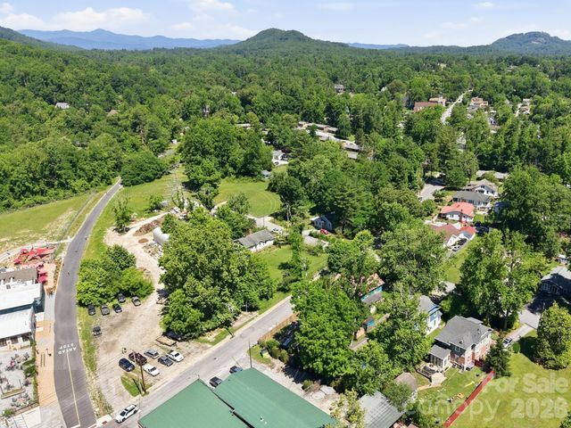 414 S Whitted Street, Hendersonville, NC 28739