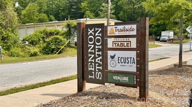 414 S Whitted Street, Hendersonville, NC 28739