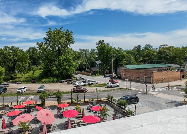 414 S Whitted Street, Hendersonville, NC 28739