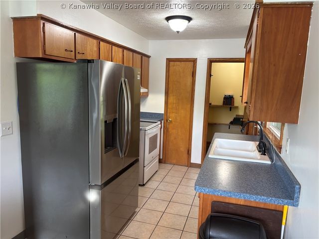 2757 Daniels Avenue, South Charleston, WV 25303