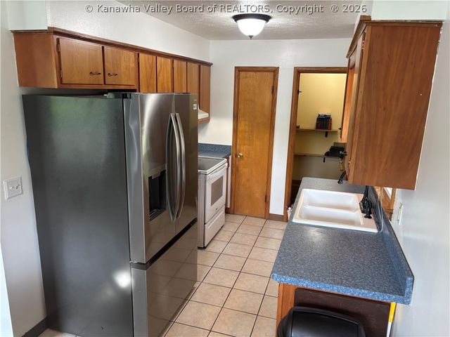 2757 Daniels Avenue, South Charleston, WV 25303