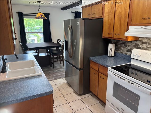2757 Daniels Avenue, South Charleston, WV 25303