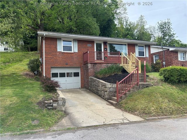 2757 Daniels Avenue, South Charleston, WV 25303