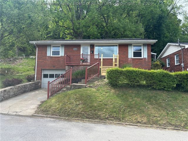 2757 Daniels Avenue, South Charleston, WV 25303