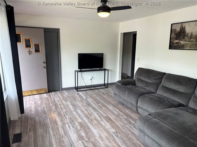 2757 Daniels Avenue, South Charleston, WV 25303