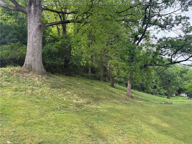 2757 Daniels Avenue, South Charleston, WV 25303