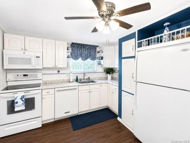 2 Comet Road, Selden, NY 11784
