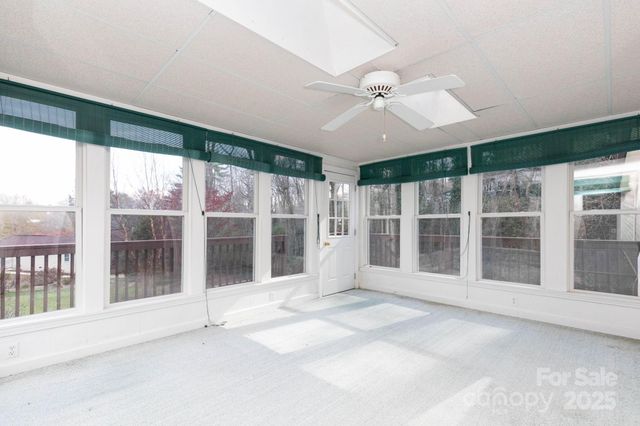 218 Turtle Lane, Hendersonville, NC 28791