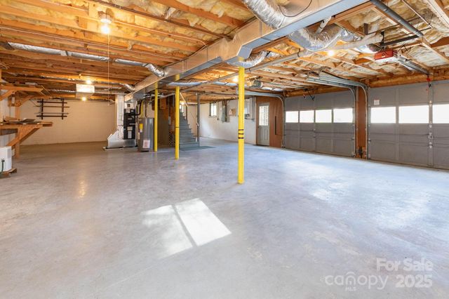 218 Turtle Lane, Hendersonville, NC 28791