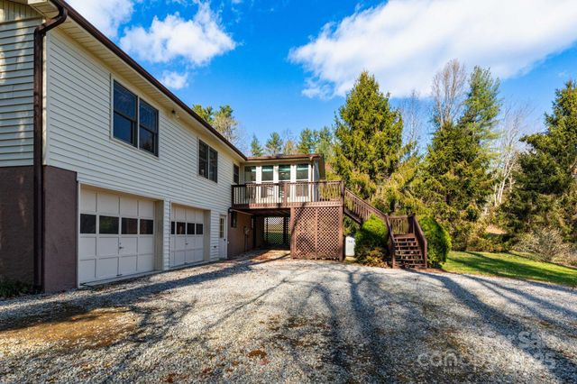 218 Turtle Lane, Hendersonville, NC 28791