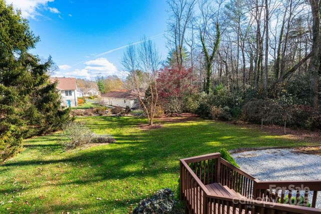 218 Turtle Lane, Hendersonville, NC 28791