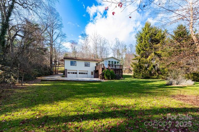 218 Turtle Lane, Hendersonville, NC 28791