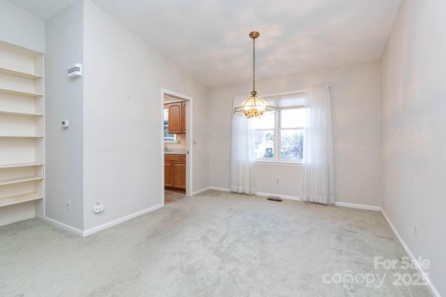 218 Turtle Lane, Hendersonville, NC 28791