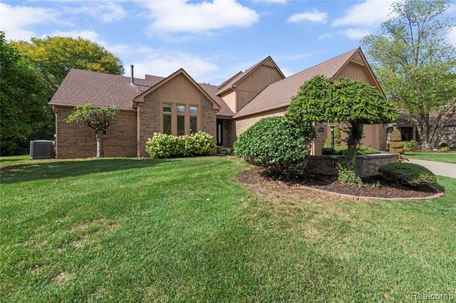 5143 Saffron Drive, Troy, MI 48085